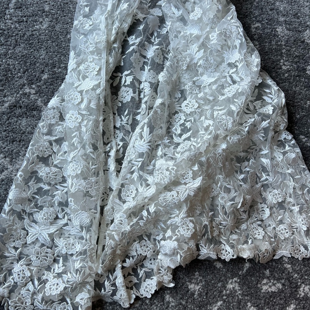 Lace Bride Robe - Picture 7 of 8